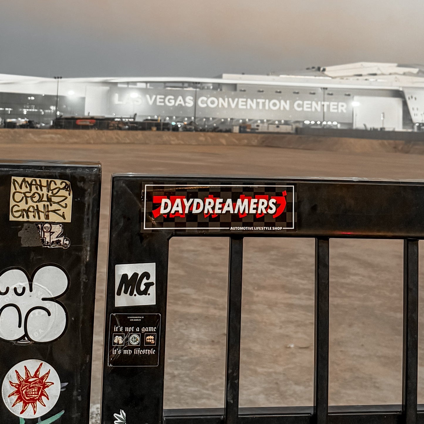 DAYDREAMERS Slap Sticker